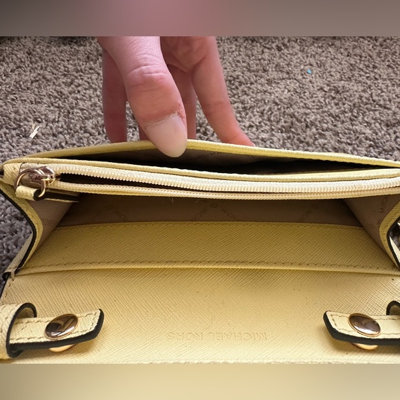 Michael Kors Bag Wallet On A Chain Jet Set Crossbody Yellow Leather Gold Chain - Picture 9 of 10